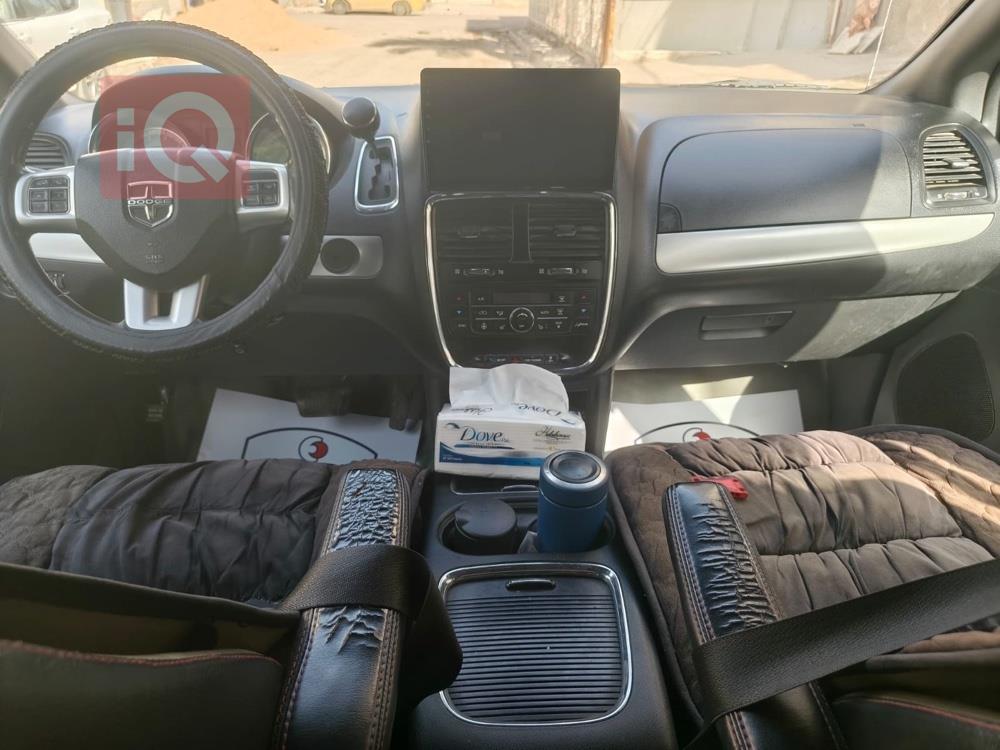 دودج جراند كارافان